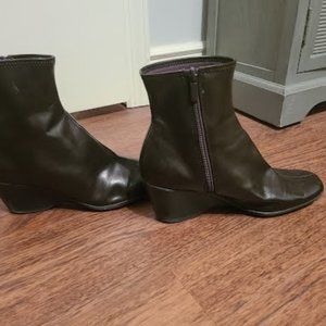 stretch wedge boots